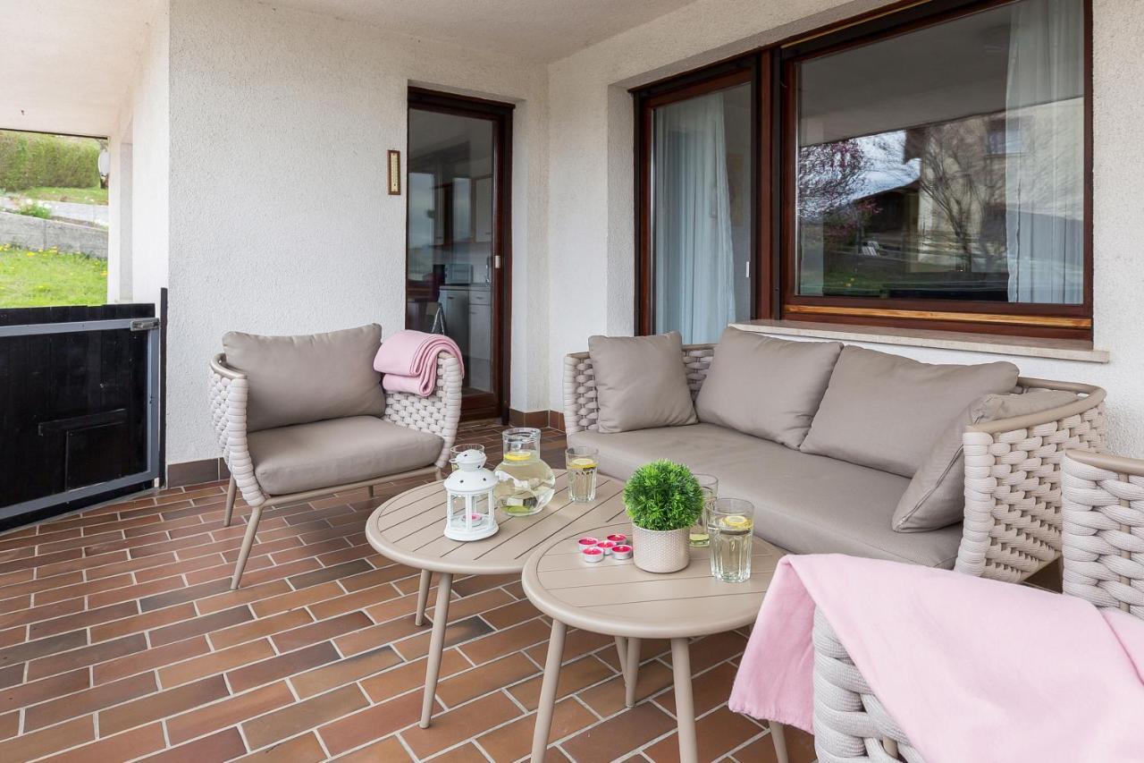 Apartment Valy - Free Bikes, Relaxing Terrace & Near Bled Bagian luar foto