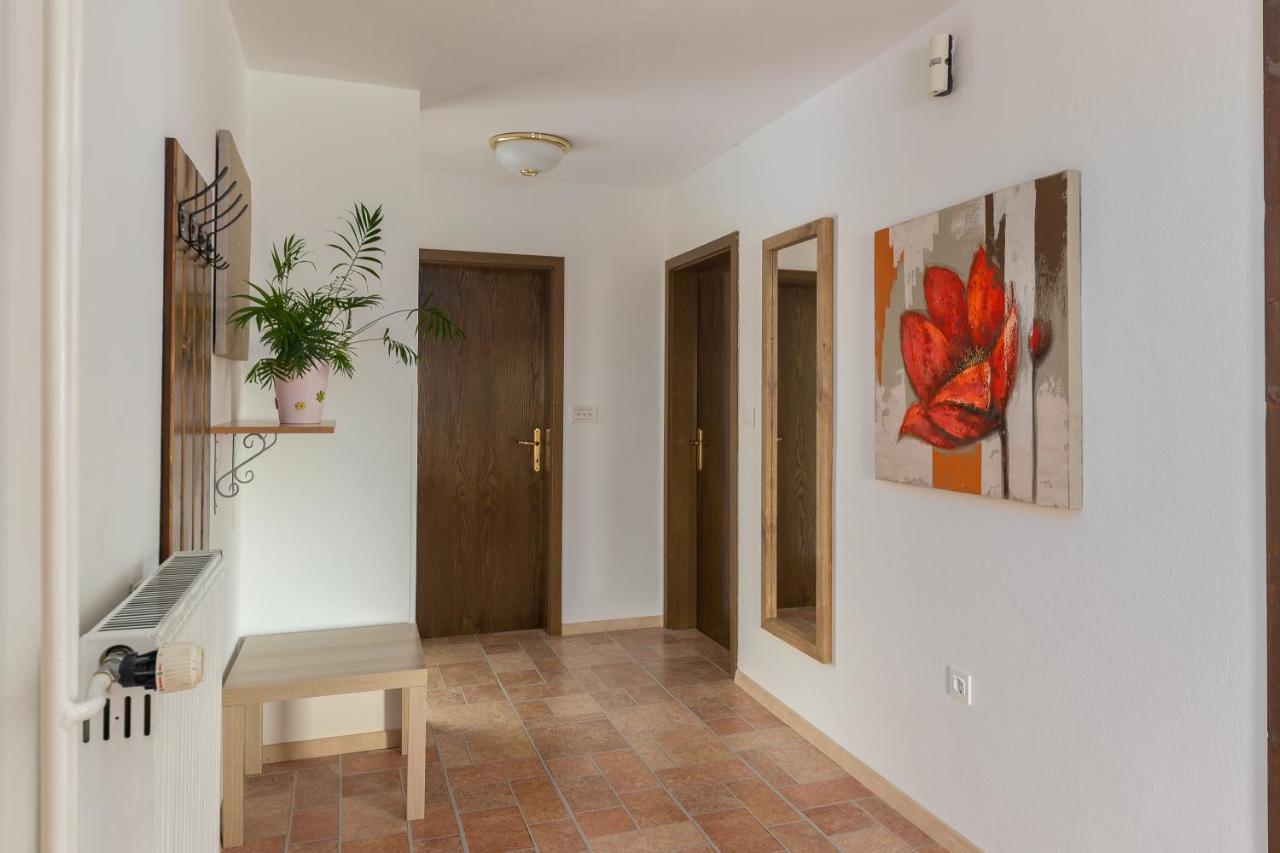 Apartment Valy - Free Bikes, Relaxing Terrace & Near Bled Bagian luar foto