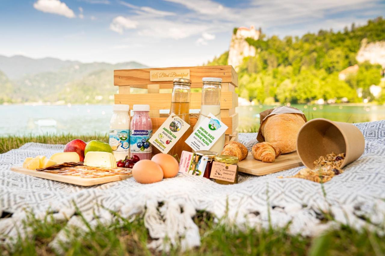 Apartment Valy - Free Bikes, Relaxing Terrace & Near Bled Bagian luar foto